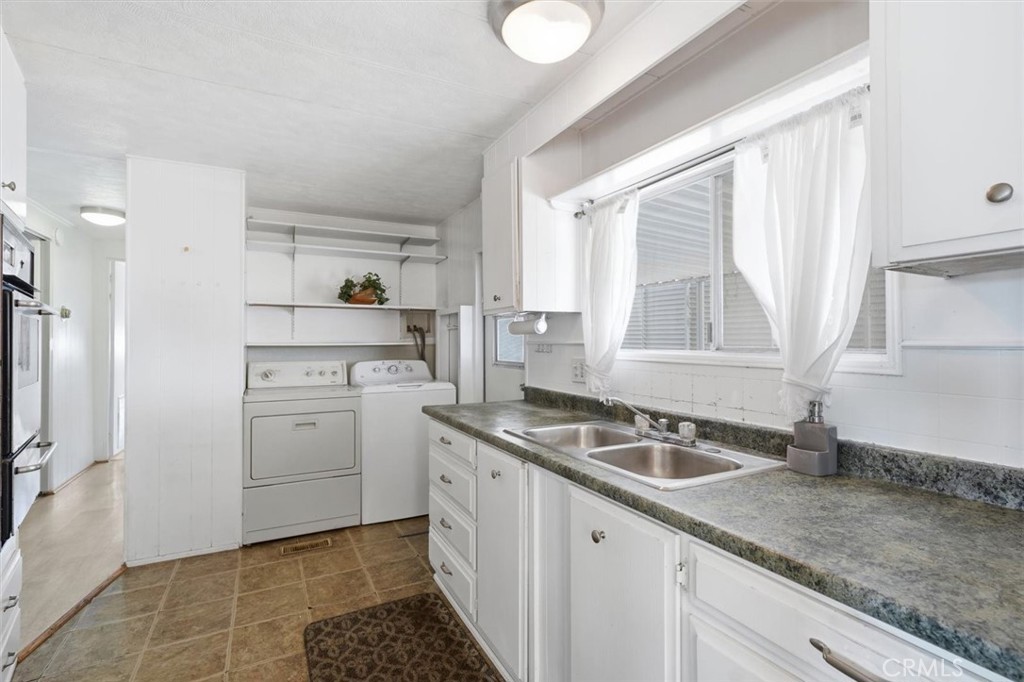 1065 W Lomita Blvd 14 Property Photo 19