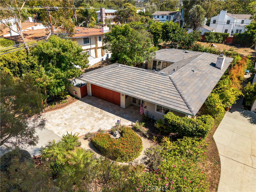 3336 Palos Verdes Drive N Property Photo 2