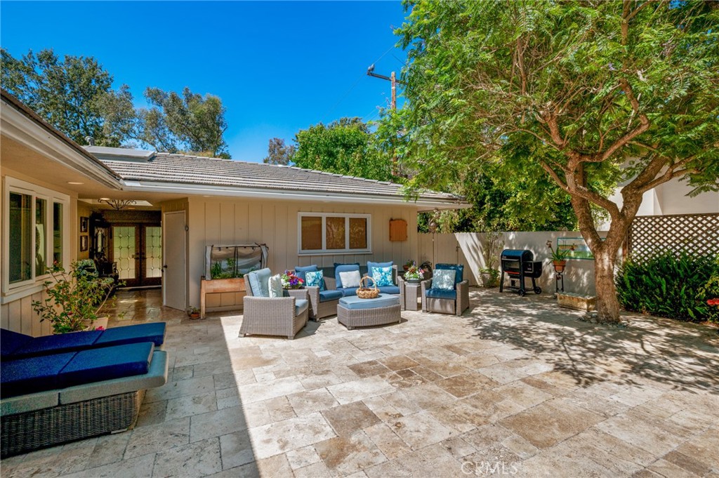 3336 Palos Verdes Drive N Property Photo 6