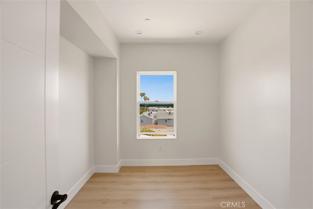 4604 W 172nd A Property Photo 39