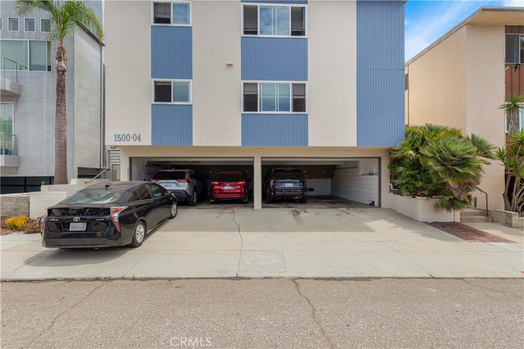 1500 Manhattan Ave Property Photo 3