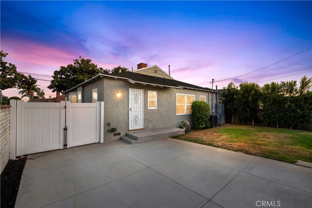 2715 W Hardy Street Property Photo 3