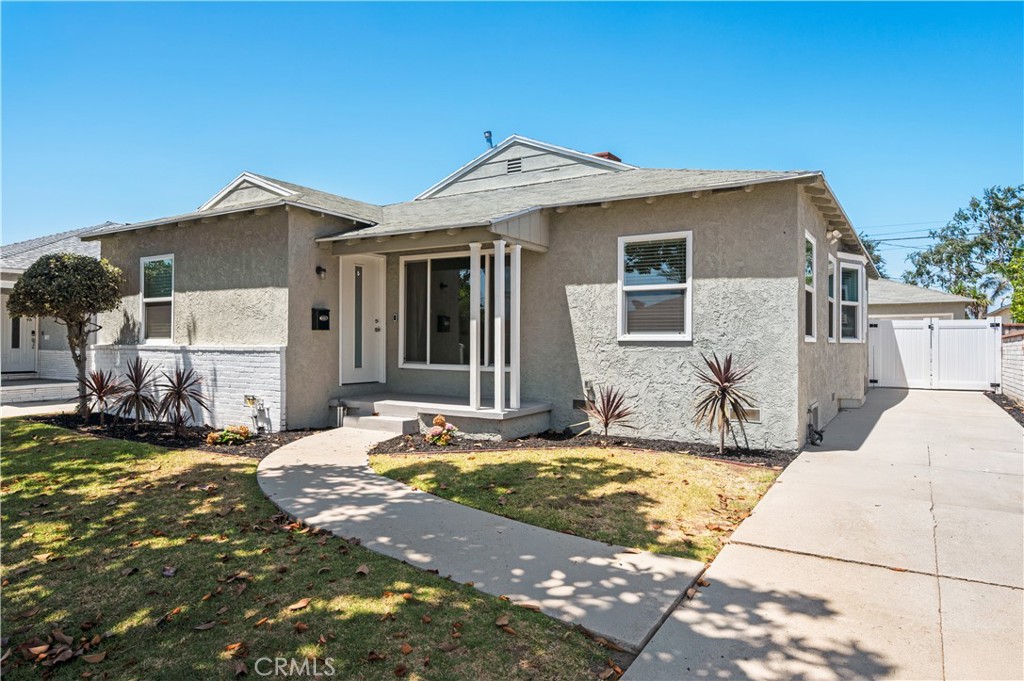 2715 W Hardy Street Property Photo 4