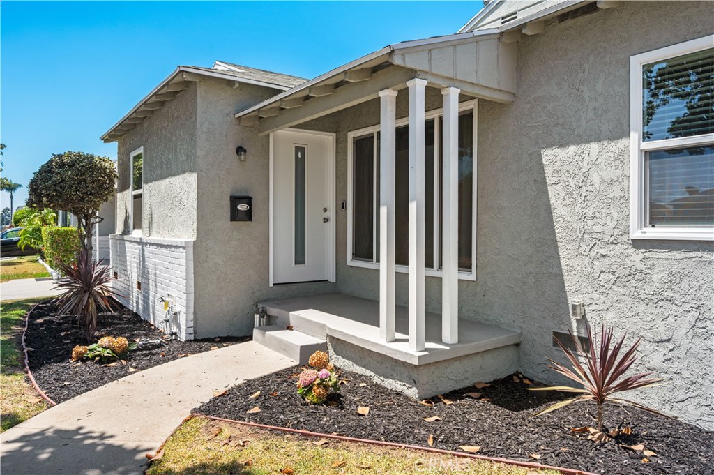 2715 W Hardy Street Property Photo 6
