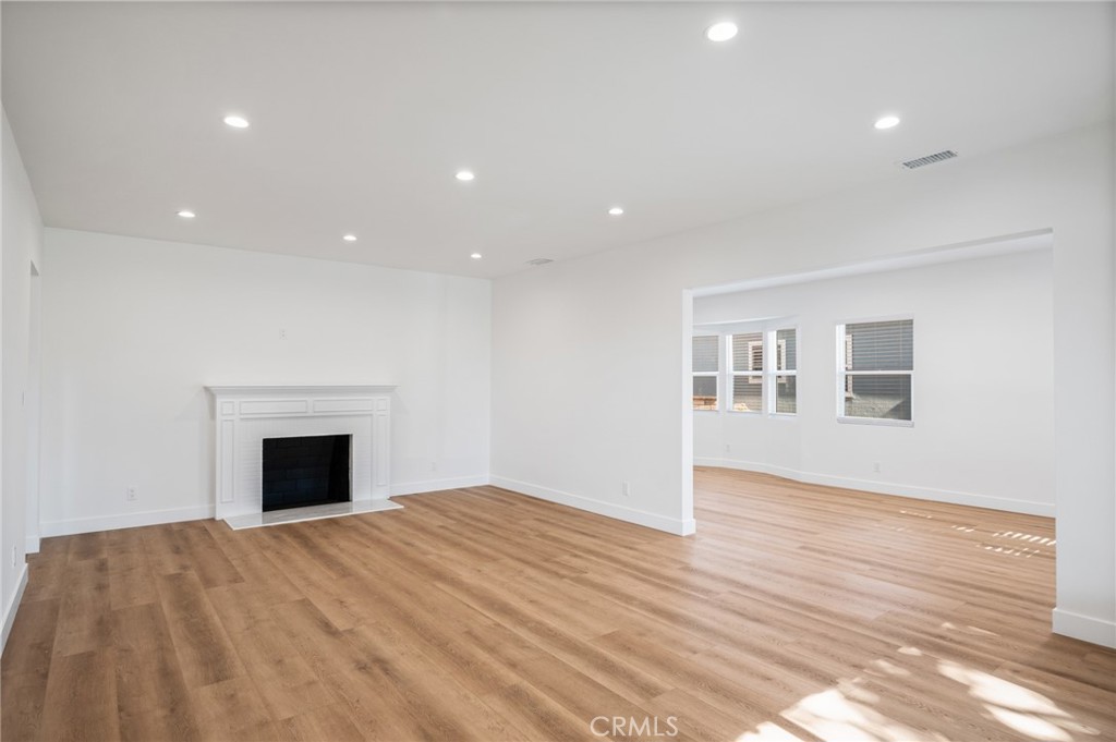 2715 W Hardy Street Property Photo 9