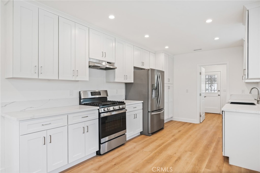 2715 W Hardy Street Property Photo 10