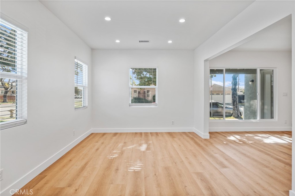 2715 W Hardy Street Property Photo 17