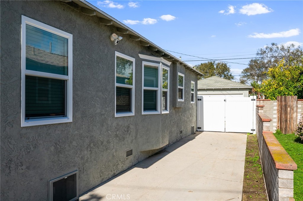 2715 W Hardy Street Property Photo 33