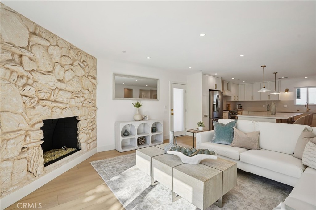 1467 11th Property Photo 3