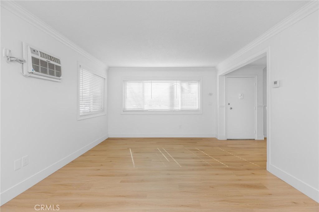 524 W 2nd Property Photo 13