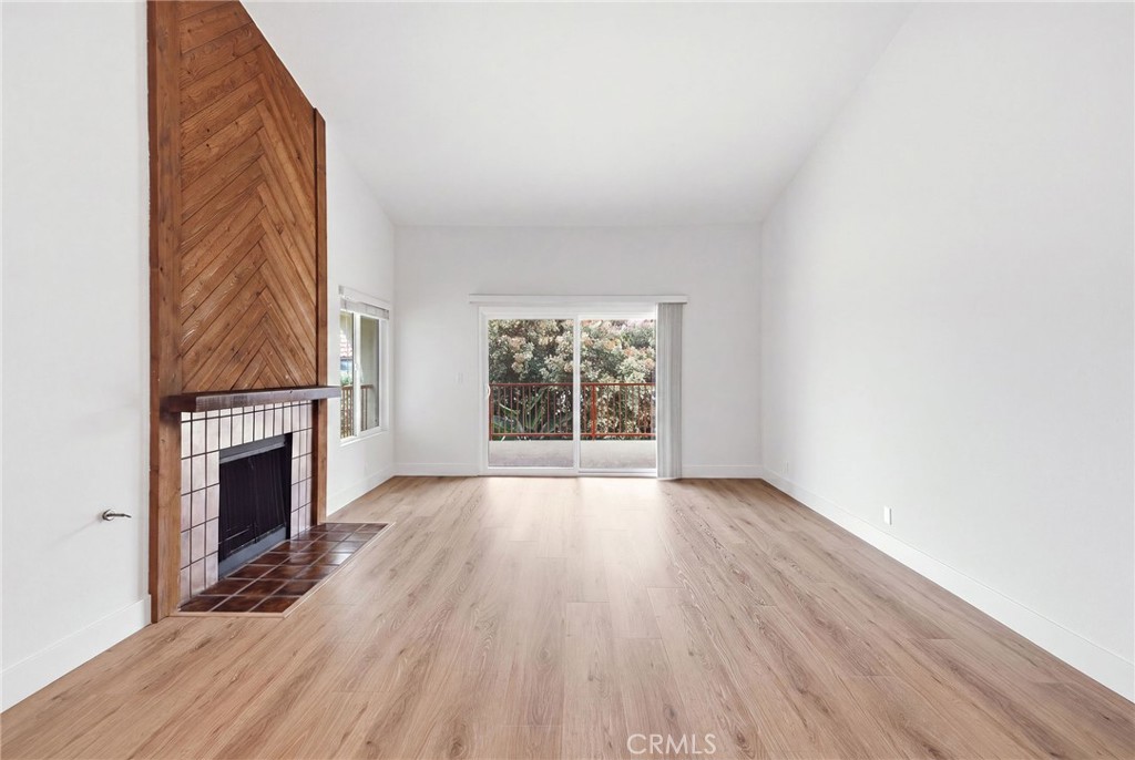 413 Avenue G 4 Property Photo 2