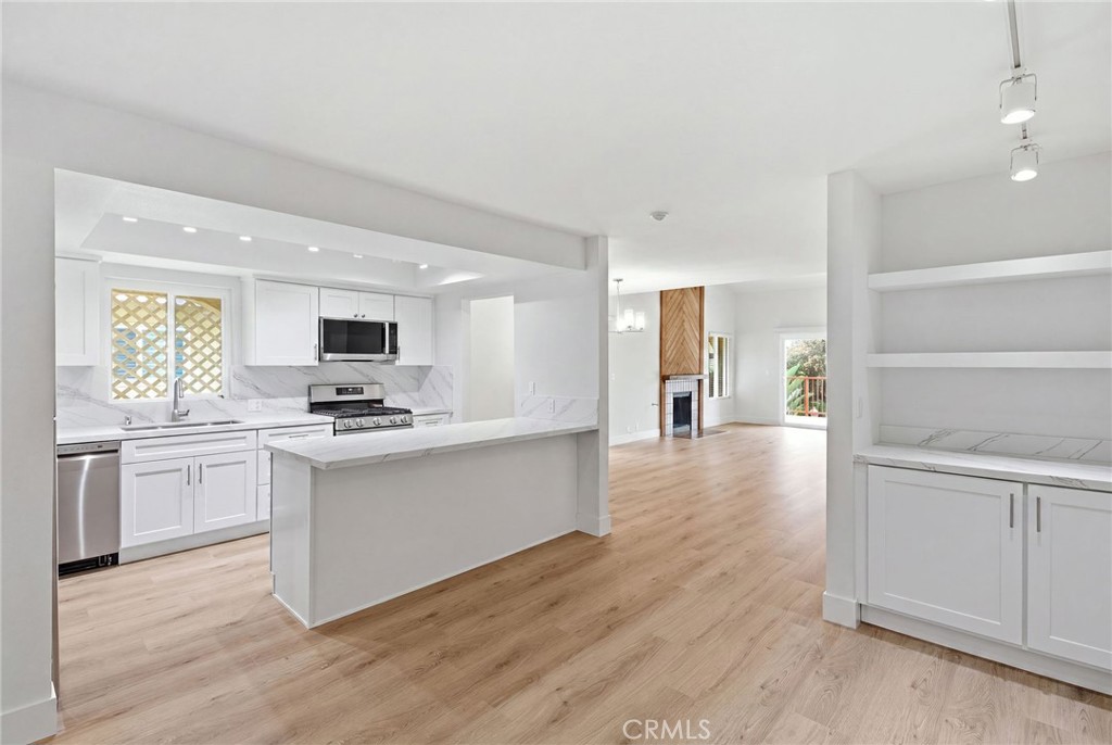 413 Avenue G 4 Property Photo 4