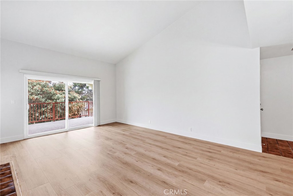 413 Avenue G 4 Property Photo 6