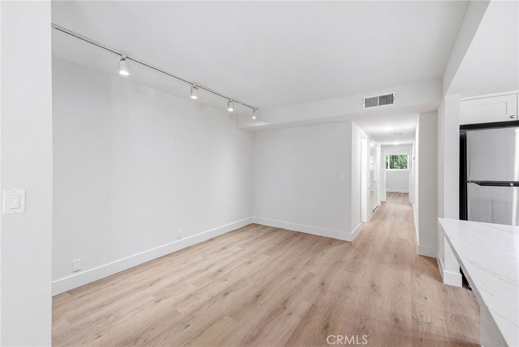 413 Avenue G 4 Property Photo 23