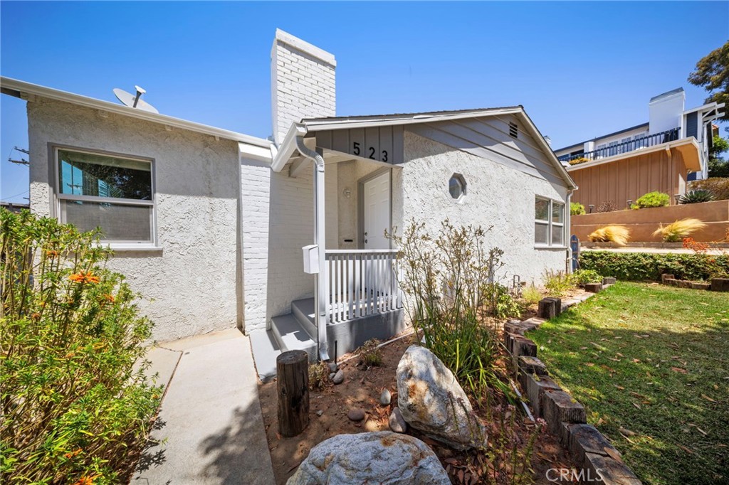 521 Avenue A Property Photo 1