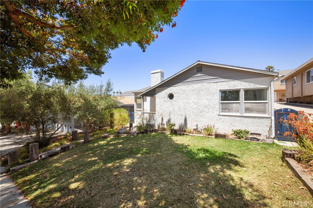 521 Avenue A Property Photo 2
