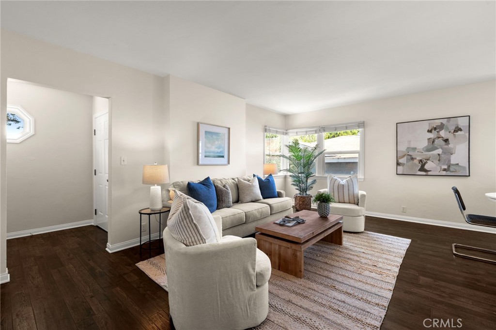 521 Avenue A Property Photo 6