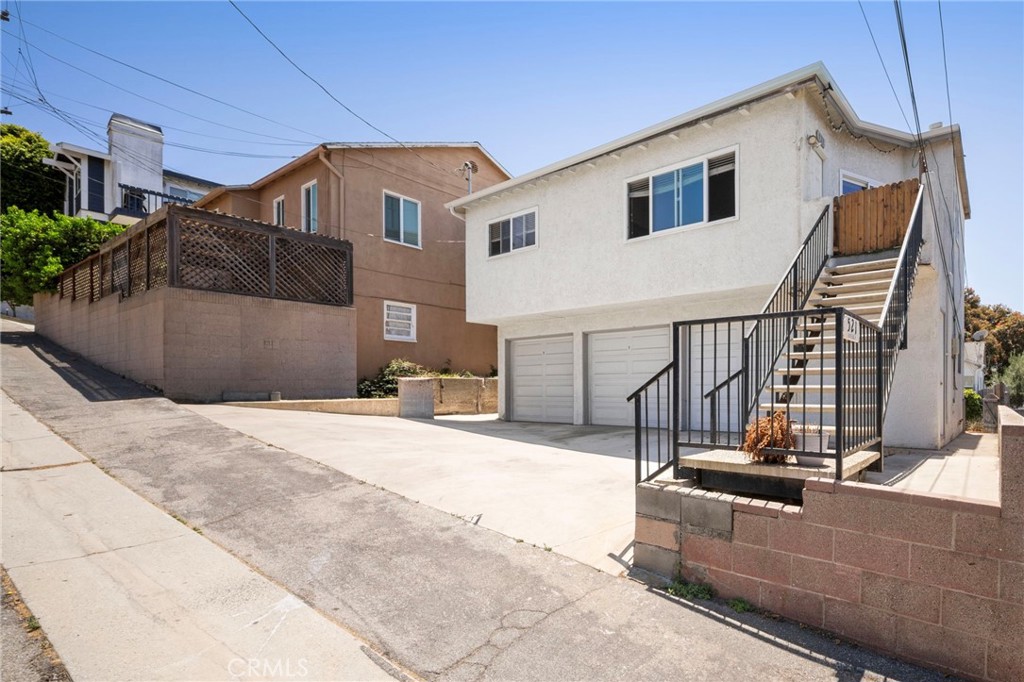 521 Avenue A Property Photo 27