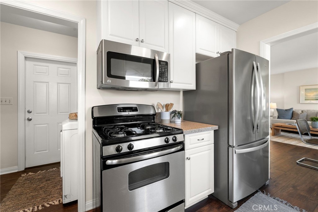 523 Avenue A Property Photo 8