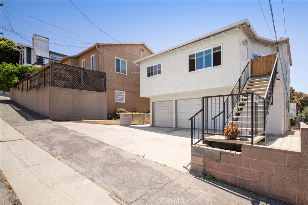 523 Avenue A Property Photo 25