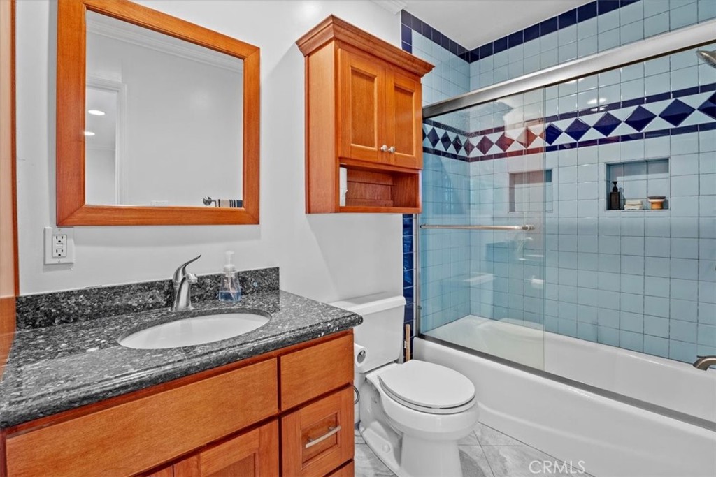 4345 W. 154th St. 10 Property Photo 13