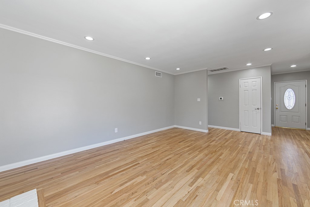 18406 Florwood Avenue Property Photo 9