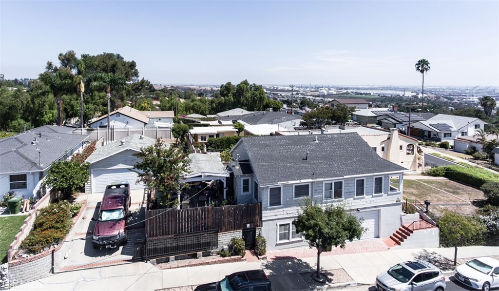 1223 W Elberon Property Photo 8