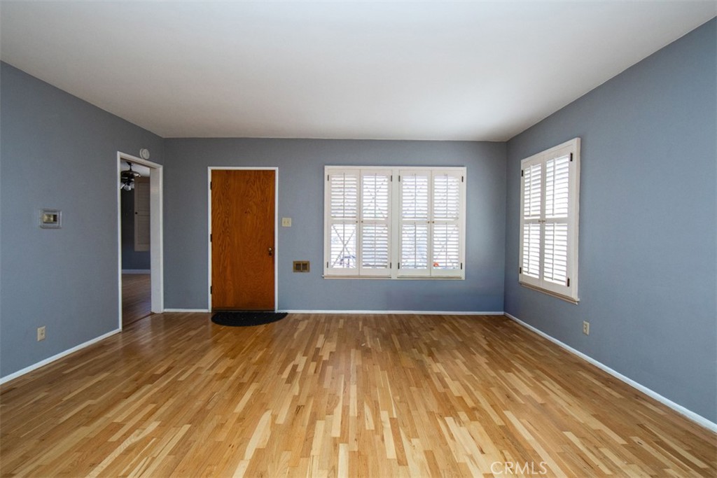 1223 W Elberon Property Photo 18