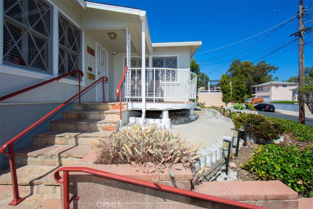1223 W Elberon Property Photo 23