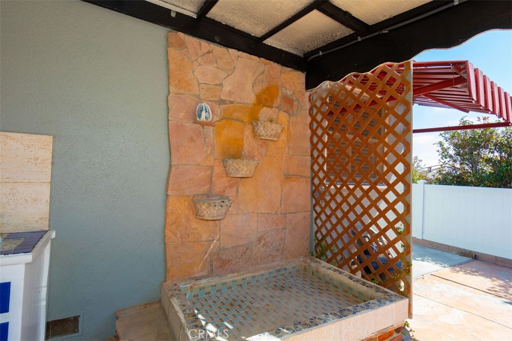 1223 W Elberon Property Photo 25