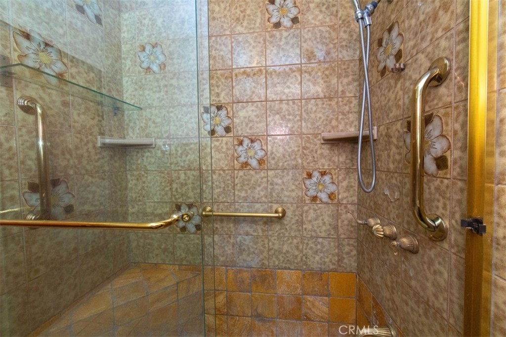 1223 W Elberon Property Photo 34