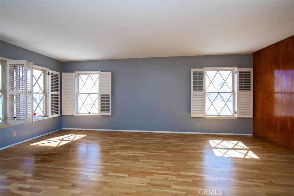 1223 W Elberon Property Photo 41