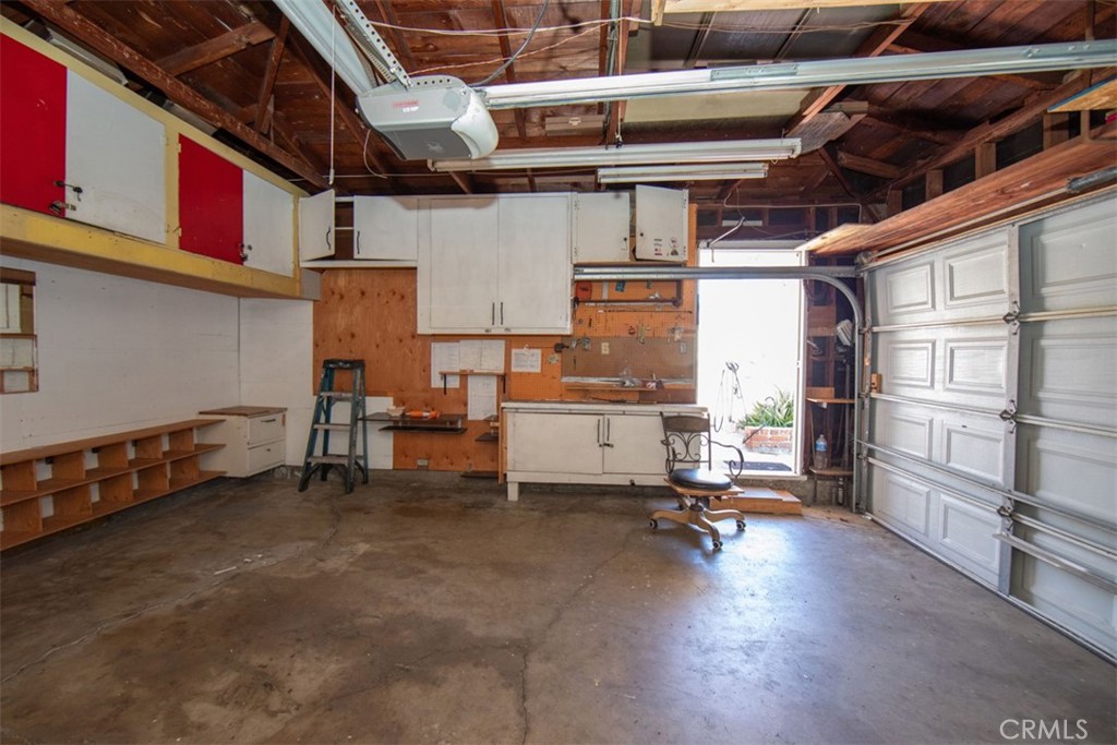 1223 W Elberon Property Photo 43