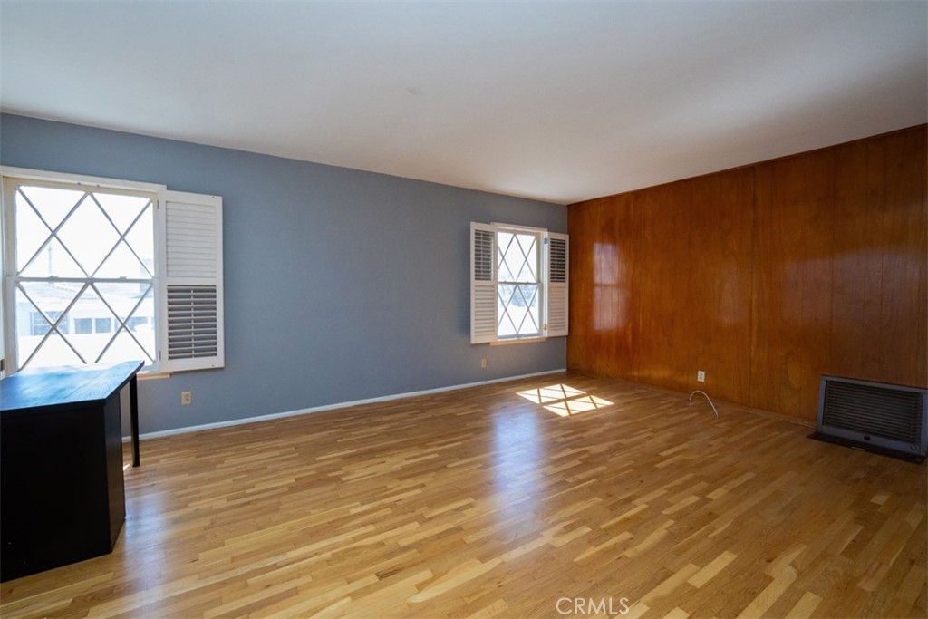 1223 W Elberon Property Photo 54
