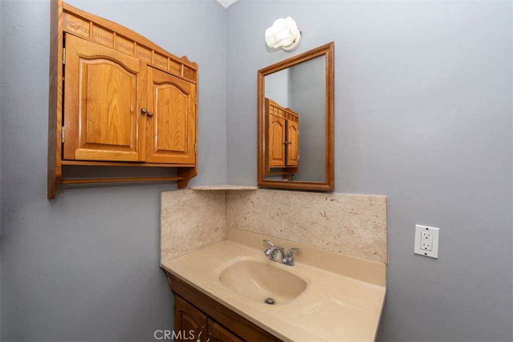 1223 W Elberon Property Photo 58