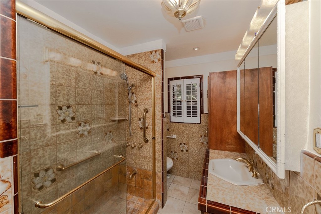 1223 W Elberon Property Photo 64