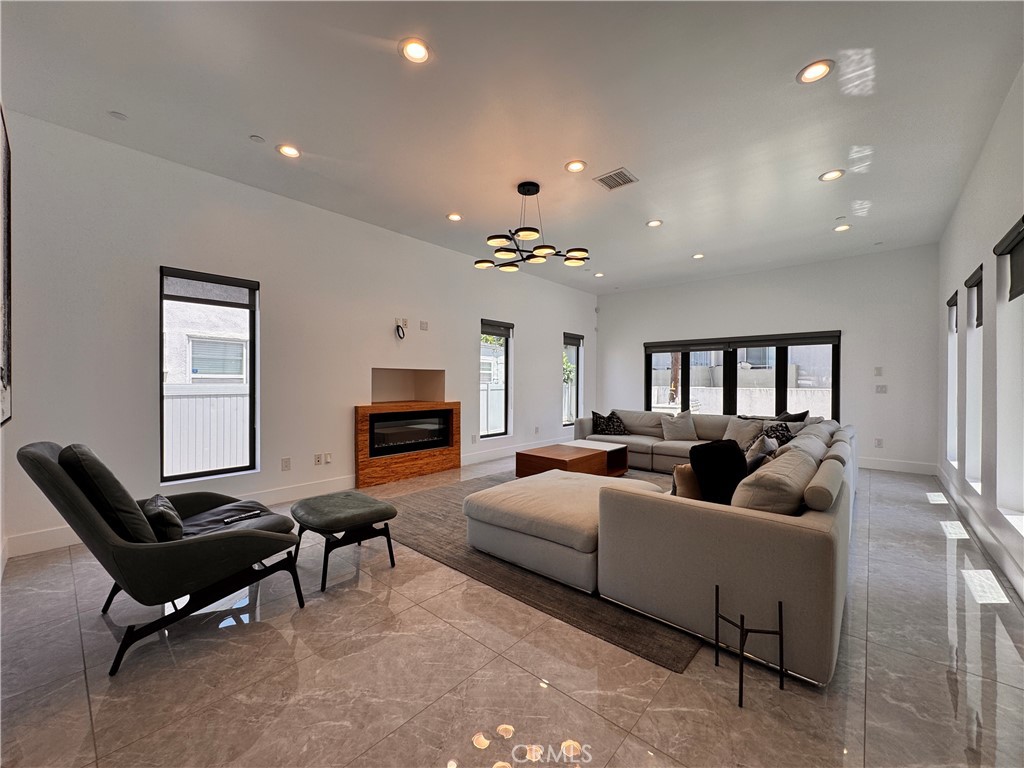 11230 Pickford Property Photo 7