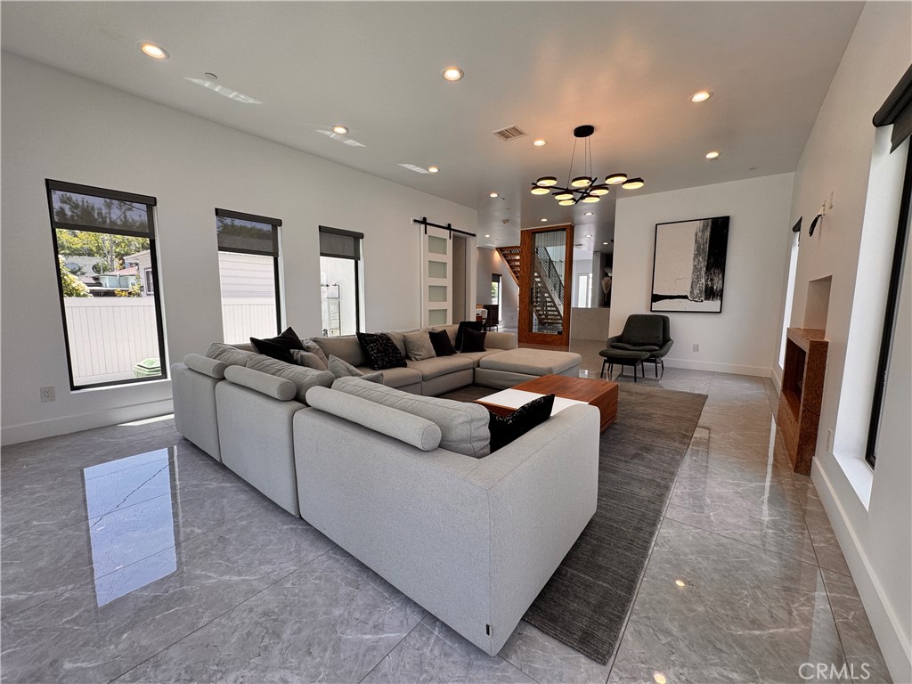 11230 Pickford Property Photo 8
