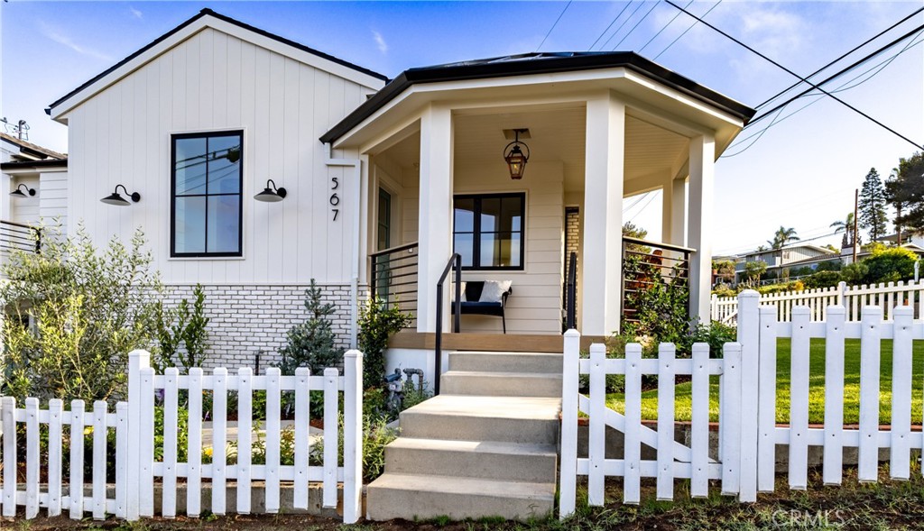 567 24th Place Property Photo 1