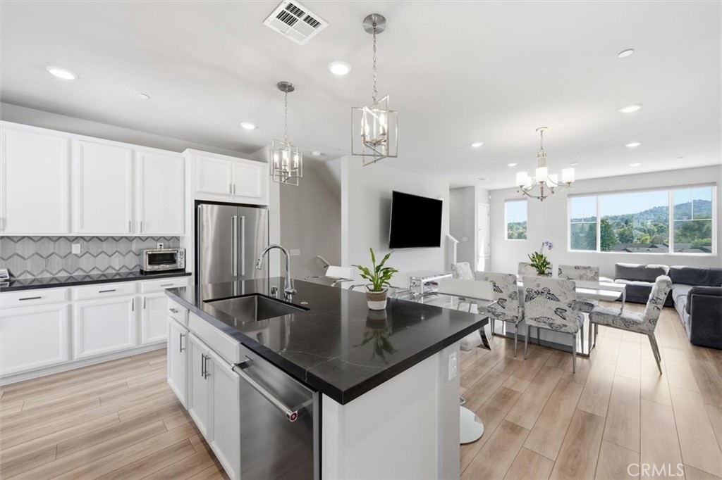 1414 Sea Lane Property Photo 1