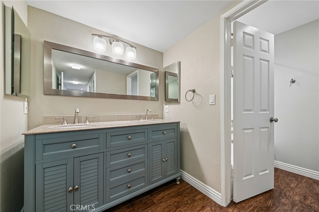 12321 Ocean Park Boulevard 14 Property Photo 14