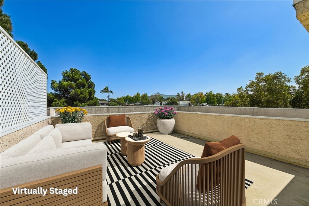 12321 Ocean Park Boulevard 14 Property Photo 19