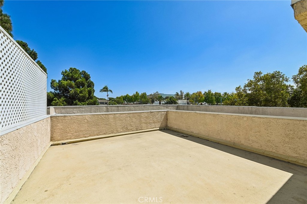 12321 Ocean Park Boulevard 14 Property Photo 20