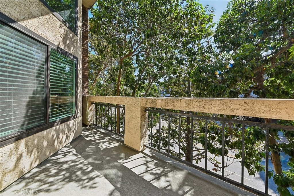 12321 Ocean Park Boulevard 14 Property Photo 21