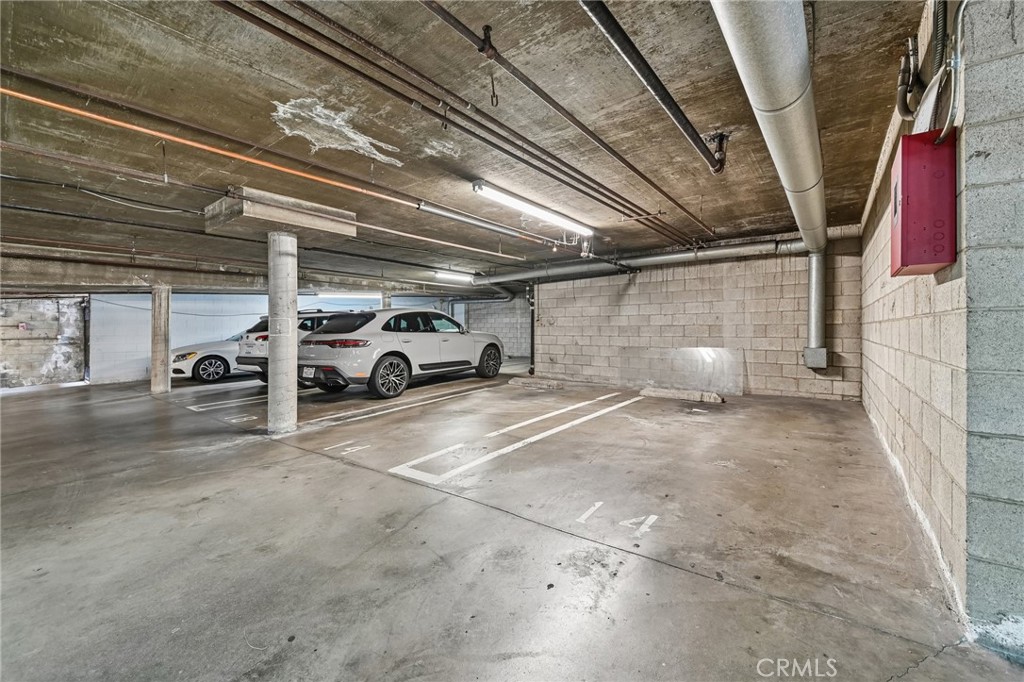 12321 Ocean Park Boulevard 14 Property Photo 22