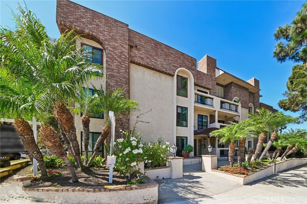 12321 Ocean Park Boulevard 14 Property Photo 23