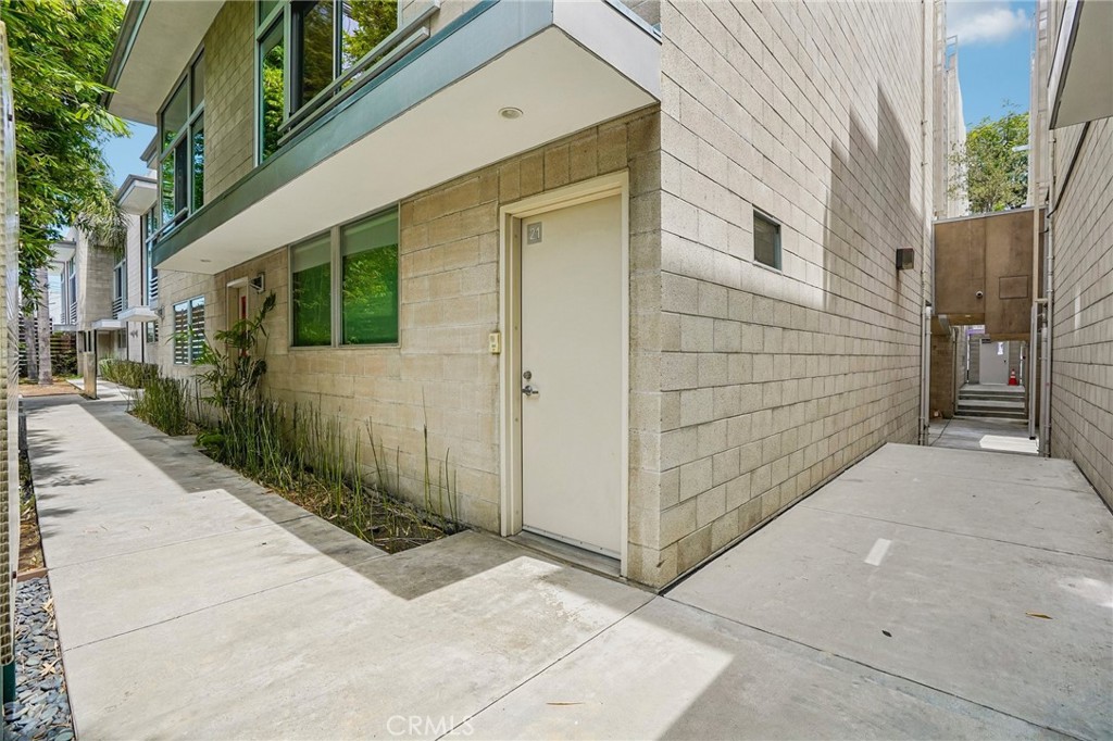 717 N Highland Avenue 21 Property Photo 37