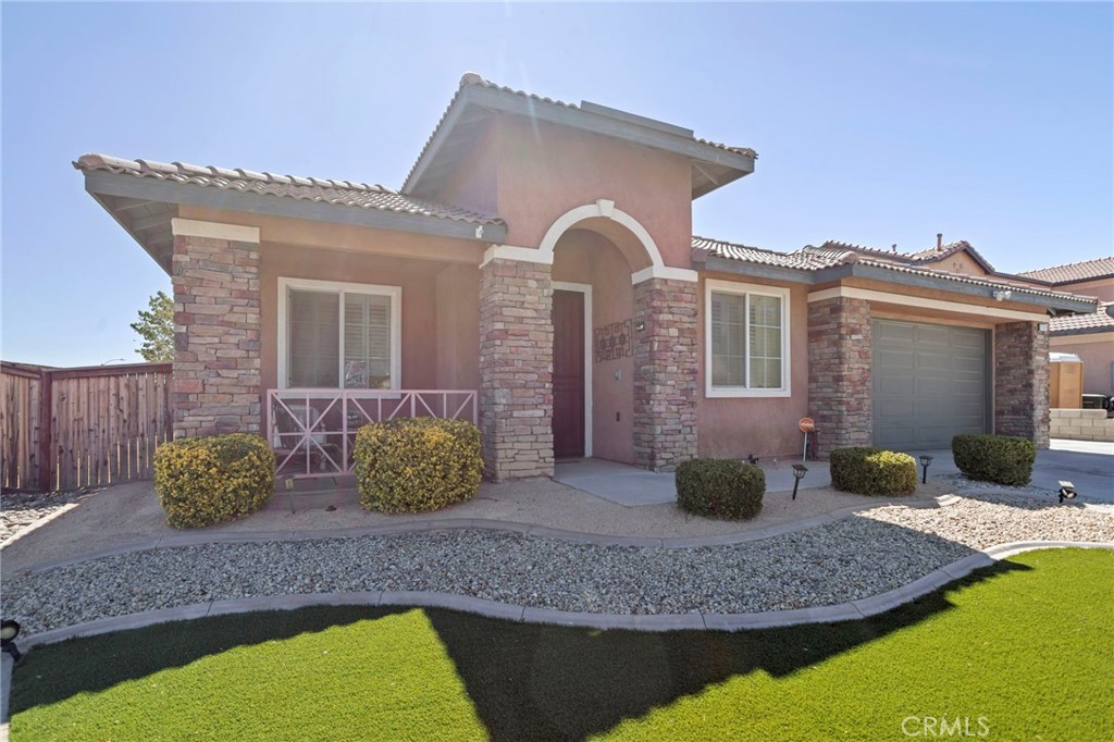 15081 Garibaldi Street Property Photo 2