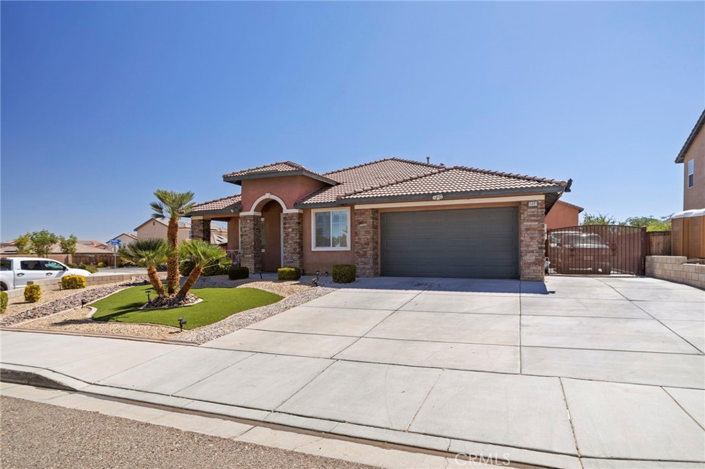 15081 Garibaldi Street Property Photo 3