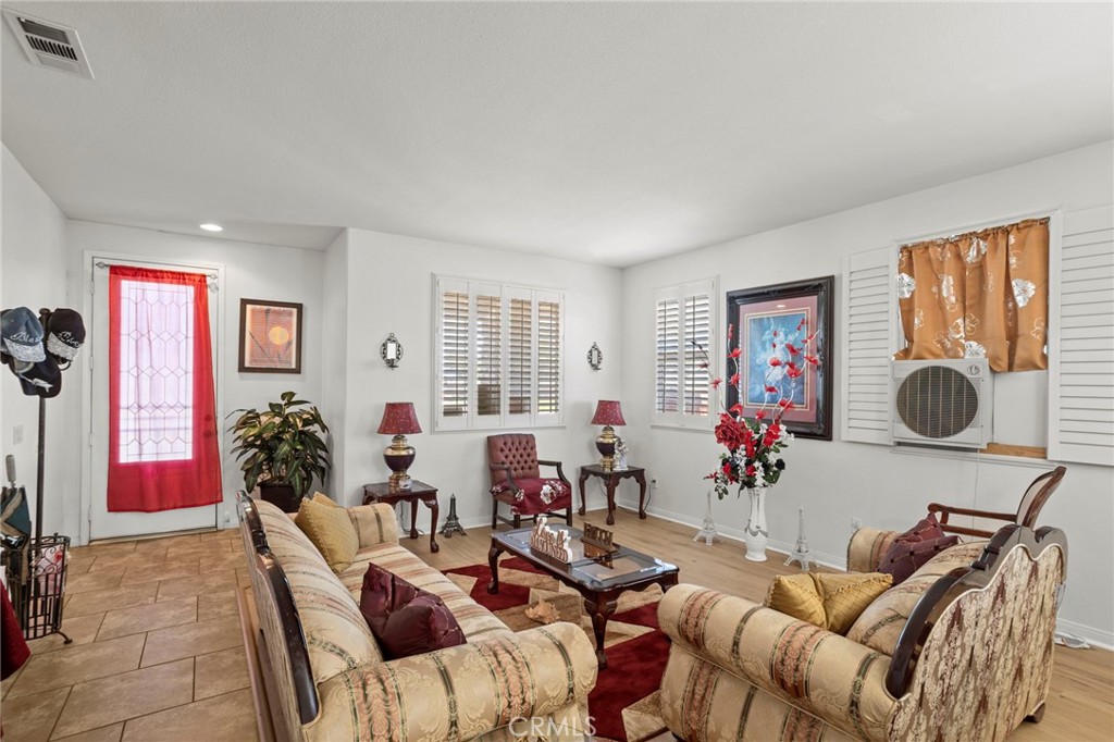 15081 Garibaldi Street Property Photo 5